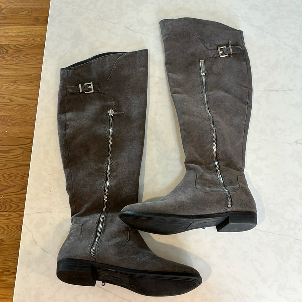 Express tall boot - Picture 2 of 9